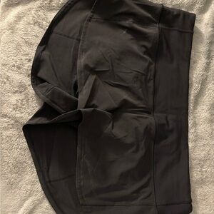 Lululemon low rise speed up shorts 2.5”